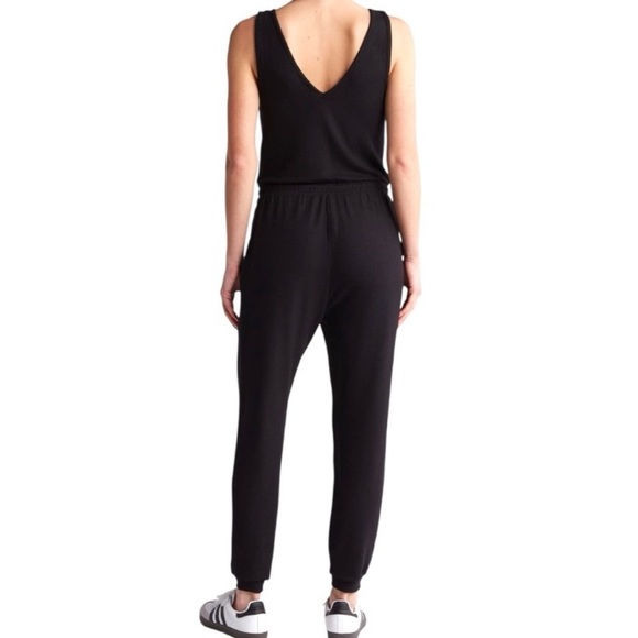Beyond Yoga Day Off Rayon Cinch Waist Pocket Black Jumpsuit Large NWT - Picture 6 of 9